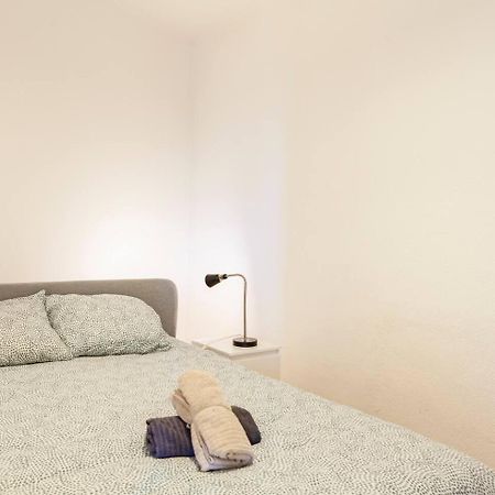 Relax In Lisbon For 4 People With Terrace And Parking Apartment Ngoại thất bức ảnh