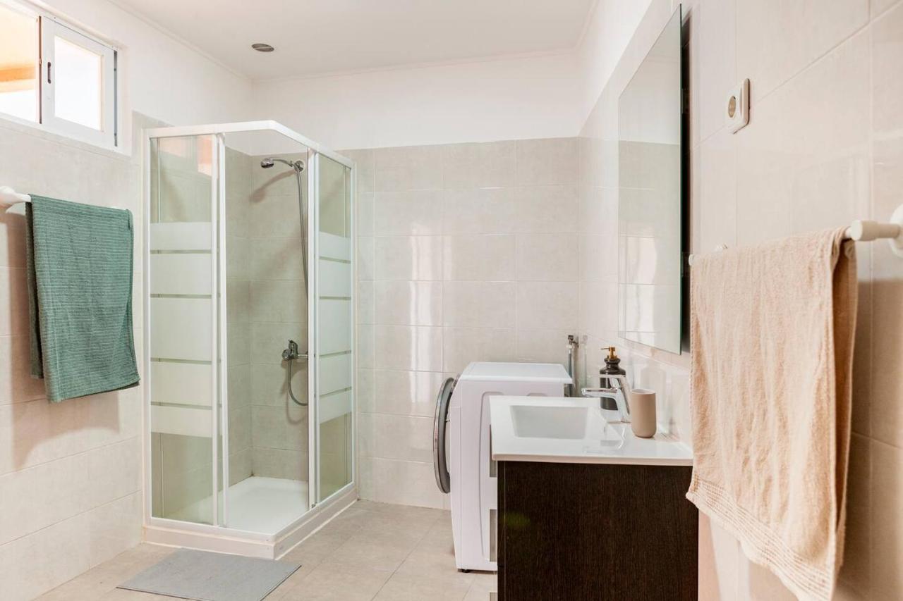 Relax In Lisbon For 4 People With Terrace And Parking Apartment Ngoại thất bức ảnh
