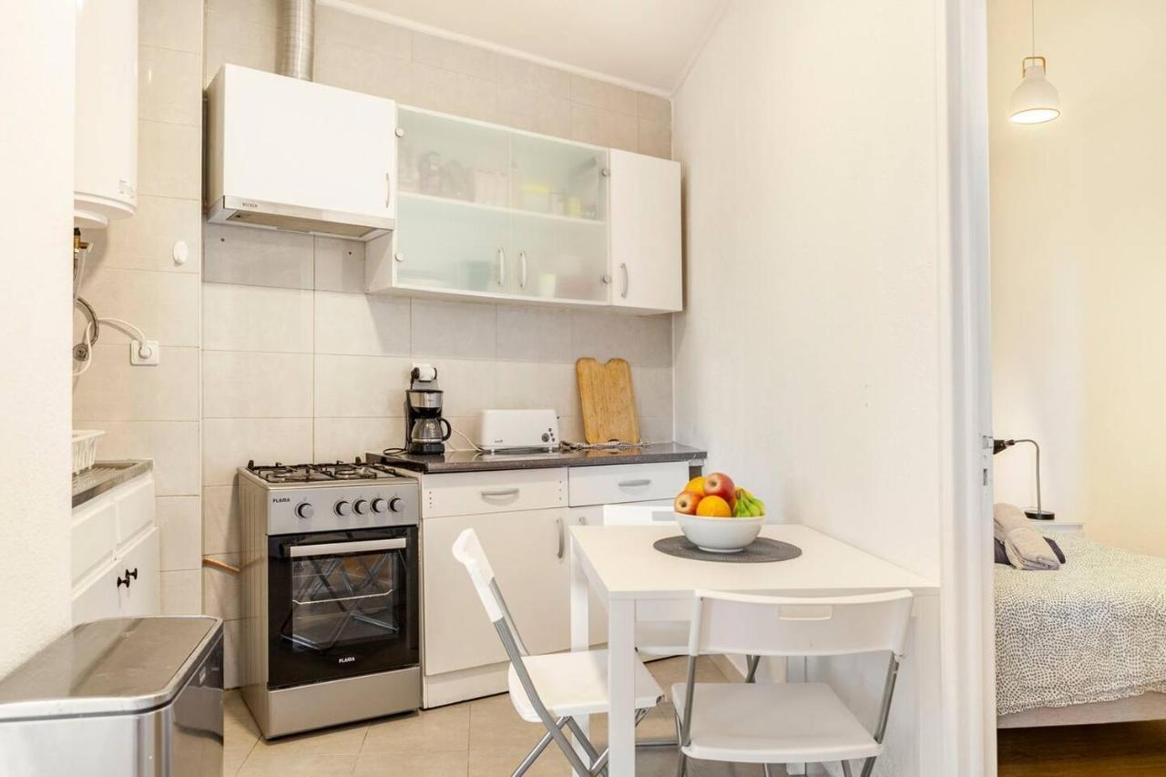 Relax In Lisbon For 4 People With Terrace And Parking Apartment Ngoại thất bức ảnh