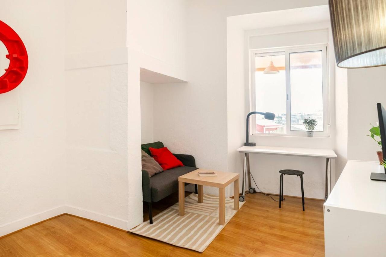 Relax In Lisbon For 4 People With Terrace And Parking Apartment Ngoại thất bức ảnh