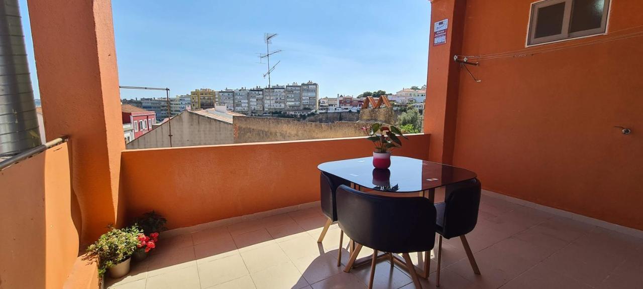 Relax In Lisbon For 4 People With Terrace And Parking Apartment Ngoại thất bức ảnh