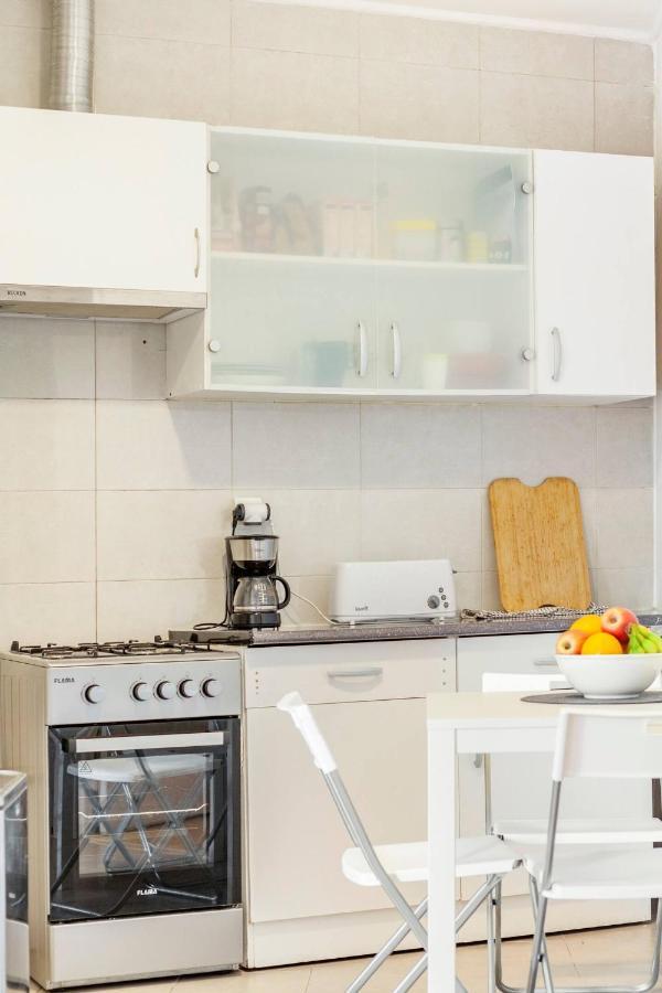 Relax In Lisbon For 4 People With Terrace And Parking Apartment Ngoại thất bức ảnh