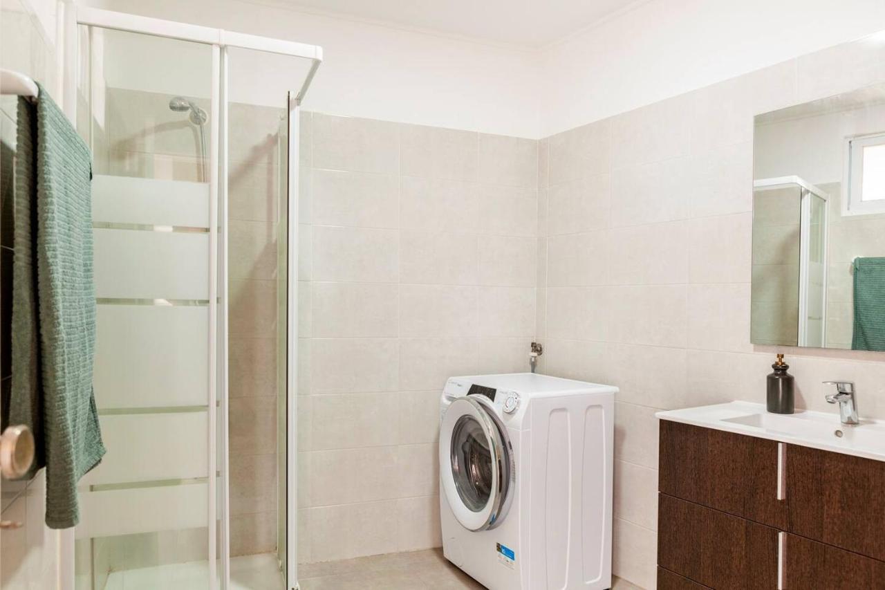 Relax In Lisbon For 4 People With Terrace And Parking Apartment Ngoại thất bức ảnh